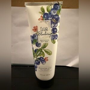 White Barn Wild Blueberry Body Wash